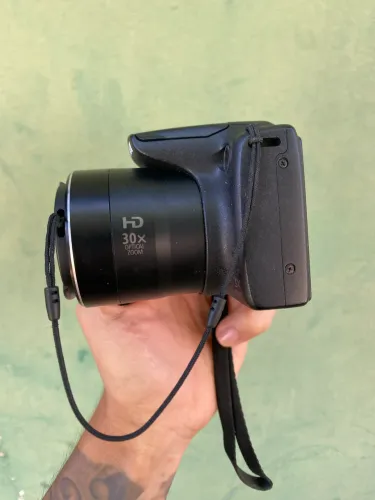 Câmera fotográfica Canon