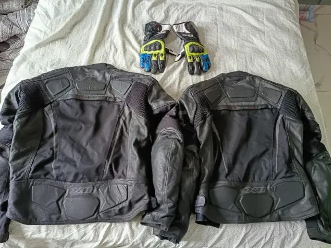 Jaquetas masculina e feminina e luva de moto esportiva 