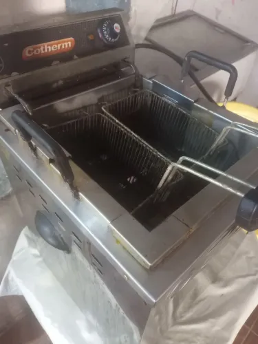 Fritadeira Elétrica água e óleo turbo 220 volts