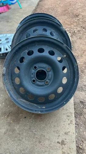 Rodas aro 15 usadas uma vez