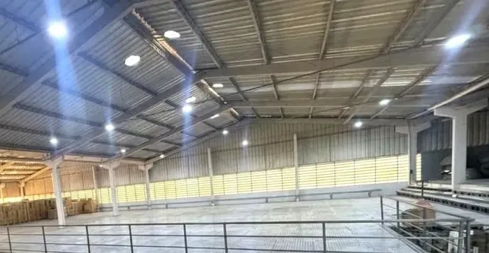 Mezanino Metálico 700m² Estrutura + Placas Pré-Moldadas e Escada