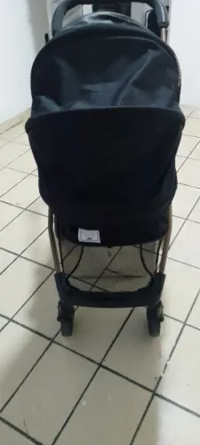 Carrinho de bebê Moisés.