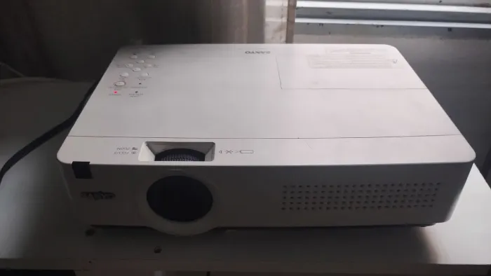 Projetor Sanyo pra assistir a copa