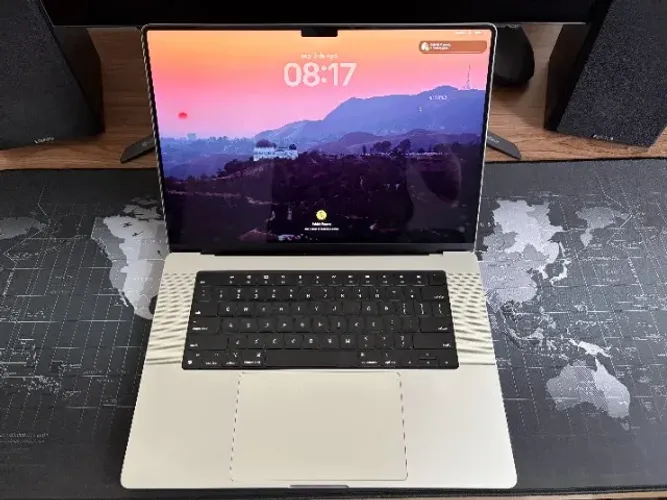 Macbook Pro 16" Prateado