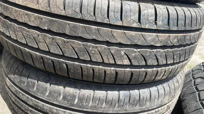 4 pneus novos 3 dunlop e 1 Pirelli 185/60/15