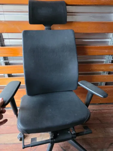 Vendo cadeira de escritório ergonômica Kinnarps 9334