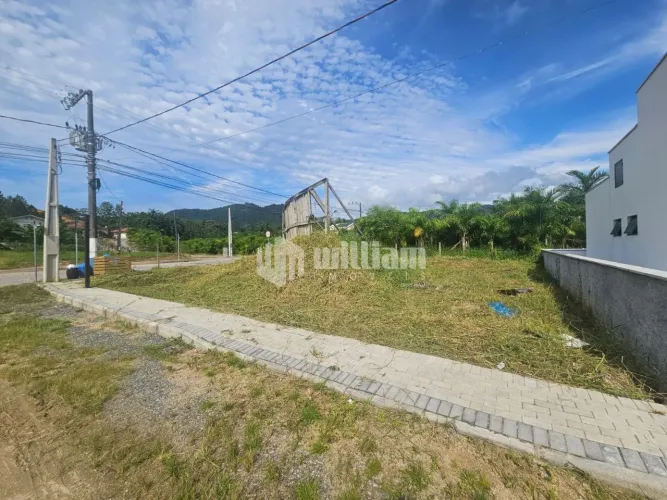 TERRENO NO AYMORÉ COM ÓTIMA LOCALIZAÇÃO E METRAGEM