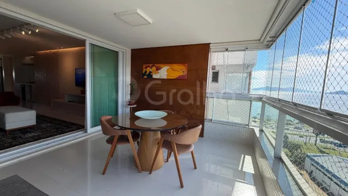 Apartamento em Agronômica