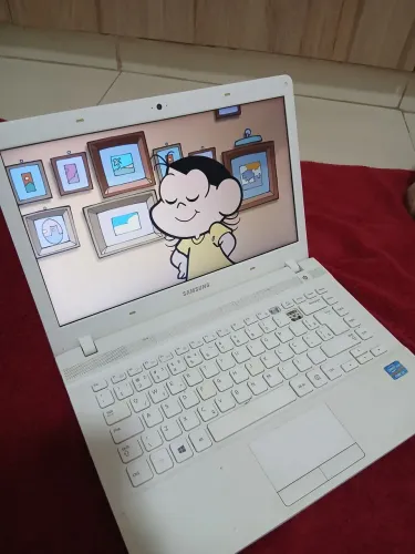 Notebook SAMSUNG BRANCO SSD + HD - i3-3110M + Carregador