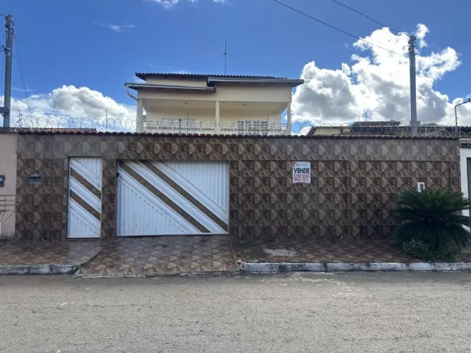 Sobrado - Rua Imbuia - Jardim Mariliza
