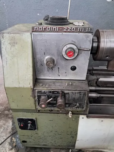 TORNO MECANICO NARDINI 220M ll 500 x 1000 adaptado 1500mm
