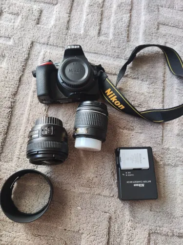 Camera fotográfica D5600