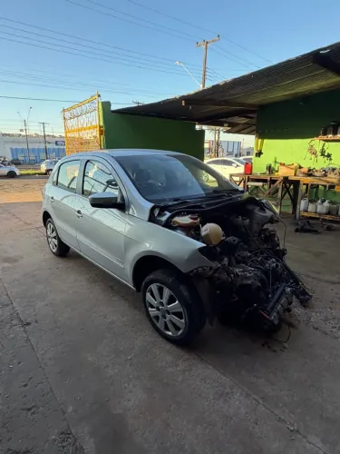 ?Sucata VW gol g6 1.0 2013 60mil km manual/para retirada de peças?