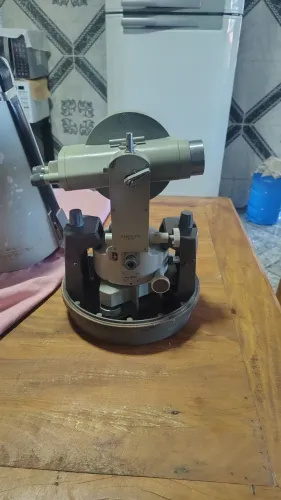 Vendo aparelho de topografia t 2