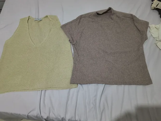 Blusas variadas m 20,00 cada