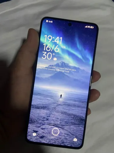 Vendo Poco X6 pro 512gb de memoria. Poucos detalhes celular esta em ótimo funcionamento!!!