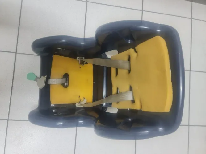 CADEIRA BURIGOTTO MATRIZ SEM O FORRO EM EXCELENTE ESTADO, 9 A 18 KG