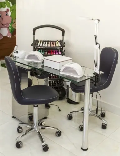 Mesa para Nail Van de Velde