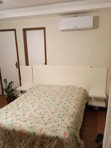 Cabeceira de cama.