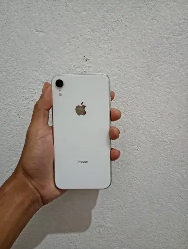 iPhone XR 128 GB - Branco