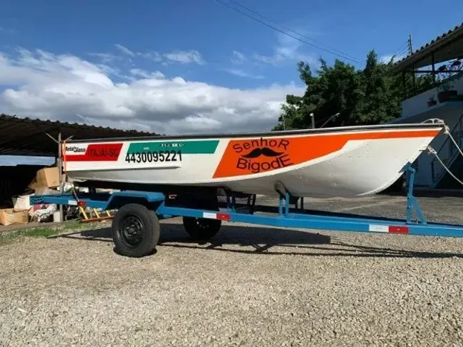 Barco Karib 410 + 15HP + Carreta | Pronto p/ Navegar