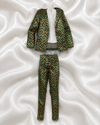 Roupa Ken J-Hope BTS - Mattel - LEIA DESCRIÇÃO