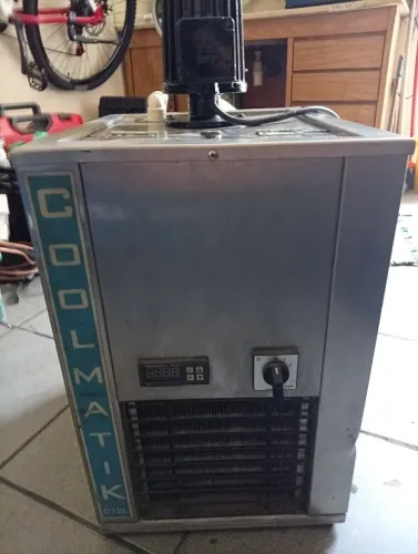 Geladeira off set coolmatic 12L trifásica 220v