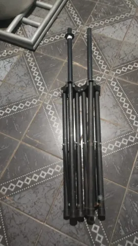 Par de Tripé Caixas de Som