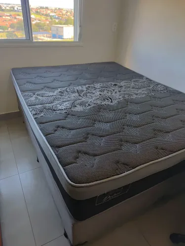 Cama Queen Size completa R$ 900<br>