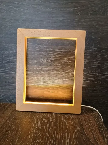 Moldura Decorativa com LED em Madeira 21x17cm USB Luz Quente