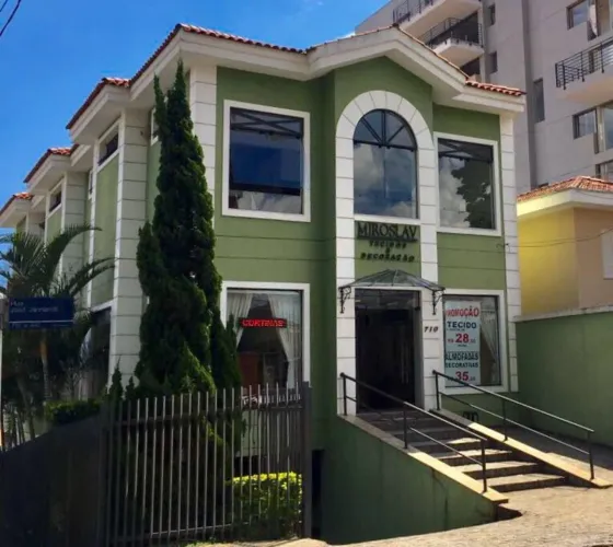 Edifício Comercial de Alto Padrão no Jardim Guedala: 490m², 8 Vagas - Venda ou Locação em