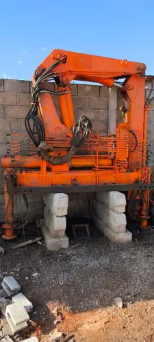 Vendo munck madal 11500. Funcionando perfeitamente, tem que revisar alguns vasamentos.