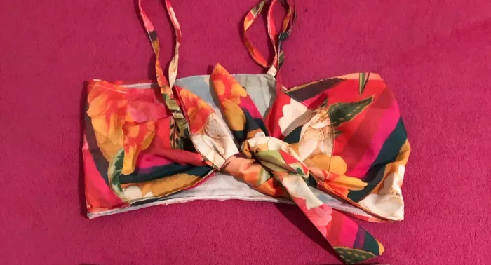top cropped Floral verão com laço- Tam P/M- R$35