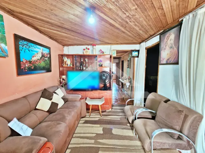 Casa térrea à venda no Bairro Jardim Itapuã, próximo à Av. Pedro Duarte Amoroso - Cravinho
