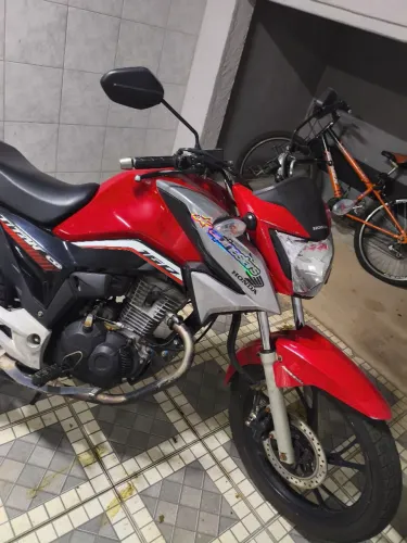 Titan 160
