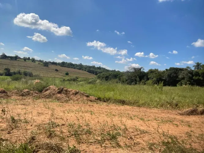 More cercado pela natureza em Araçoiaba da Serra - Lotes de 500m²