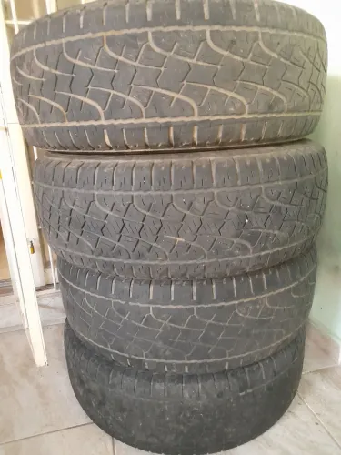 04 pneus Pirelli Scorpions 265 70 16