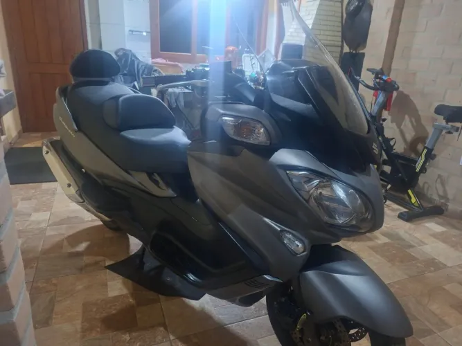 SUZUKI BURGMAN 650 EXECUTIVE 2016 ZERADA NA CAIXA