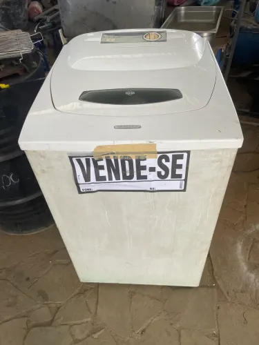 Geladeira, microondas e máquina de lavar