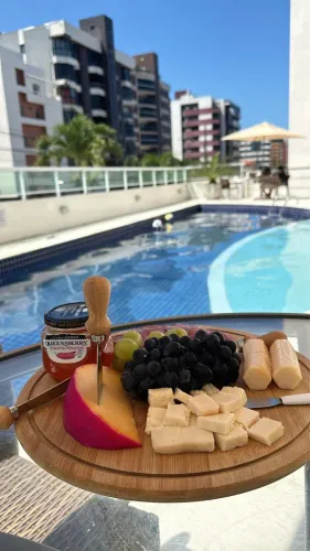 Apartamento BEIRA MAR EM INTERMARES com condomínio 