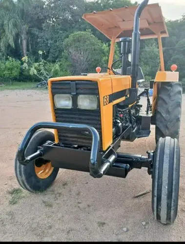 Trator exelente pra trabalho dispenso curiosos  