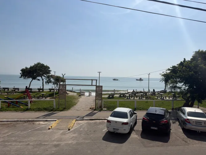Hotel em Canasvieiras contrata Governanta e camareira