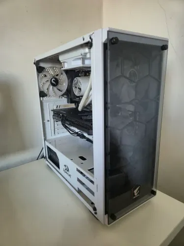 Pc Gamer - Ryzen 7 5700X3D + 4060ti