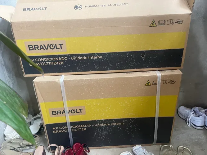Ar condicionado 12 mil Btu/ Bravolte na caixa nunca usado