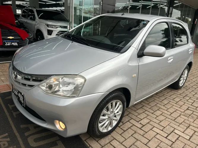 Toyota Etios XS 1.3 Flex 16V 5P Mec. 2013