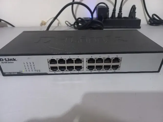 Switch D-Link DES-1016D
