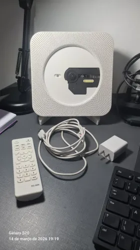 Leitor de cd portátil com Bluetooth e rádio 