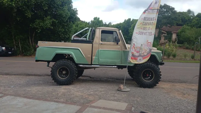 Ford F-75 4X4 2.3 1976