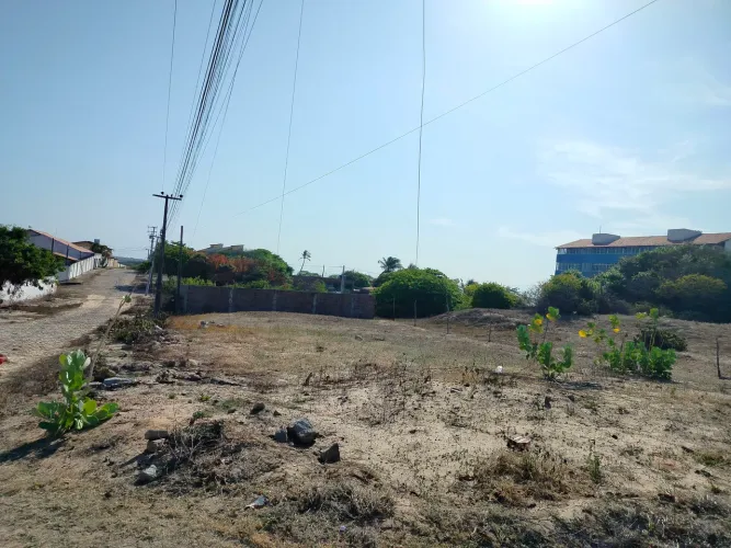 Vendo este terreno, mais informações sobre entrar em contato 