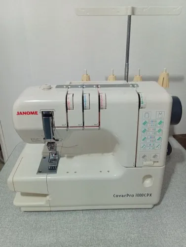 Galoneira Janome CoverPro 1000CPX